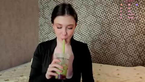 amelyay online show from 06/12/26, 12:37