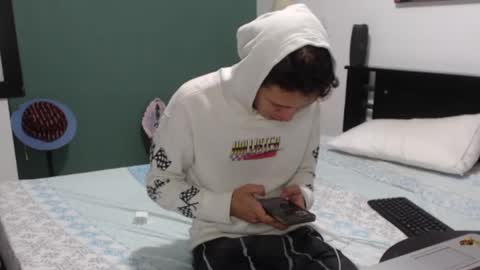 Snapshot of americanbig_dick chatting on 09/16/25, 11:33 Lucian online show from 09/16/25, 11:33