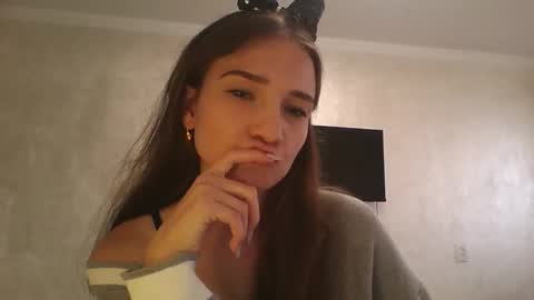 Snapshot of amethystnight_ chatting on 09/22/25, 09:22 Julia online show from 09/22/25, 09:22