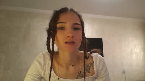 Snapshot of amethystnight_ chatting on 10/07/25, 08:55 Julia online show from 10/07/25, 08:55