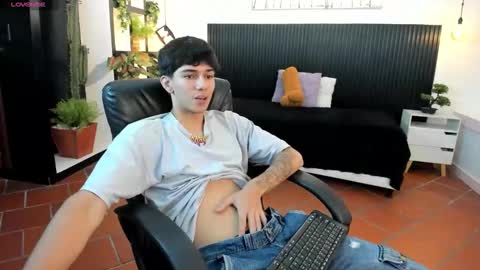 Snapshot of amethystshadow chatting on 10/22/25, 03:23 amethystshadow online show from 10/22/25, 03:23