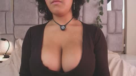 Snapshot of ametrix_ chatting on 12/13/25, 08:36 online show from 12/13/25, 08:36