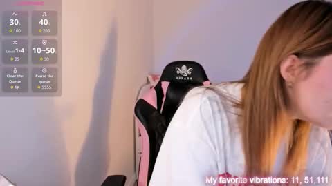 Snapshot of ami_amour_ chatting on 11/09/25, 01:09 Hi-hi I am Kate welcome to my sexy room online show from 11/09/25, 01:09