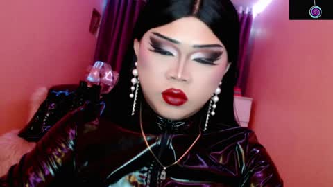 Queen Mireska online show from 06/01/26, 12:51