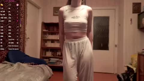 Snapshot of amiefetty chatting on 12/13/25, 07:53 Iveta online show from 12/13/25, 07:53