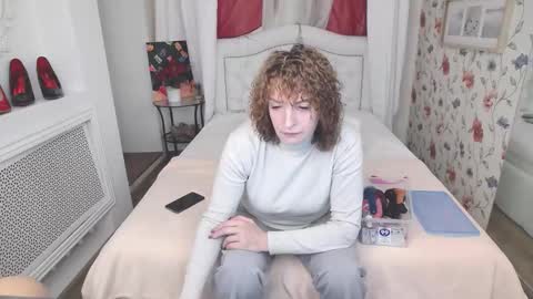 Snapshot of amihotgranny chatting on 09/30/25, 06:29 Ami online show from 09/30/25, 06:29