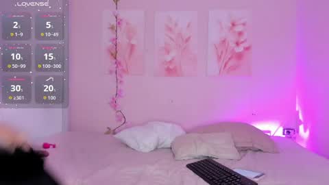 Snapshot of amiiclark chatting on 05/25/26, 06:58 AmiiClark online show from 05/25/26, 06:58
