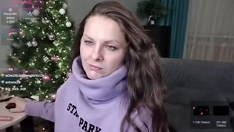Snapshot of amilafran chatting on 12/18/24, 02:17 Mila online show from 12/18/24, 02:17