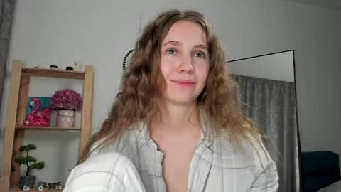 Snapshot of amillygil chatting on 04/29/26, 09:24 Emily online show from 04/29/26, 09:24