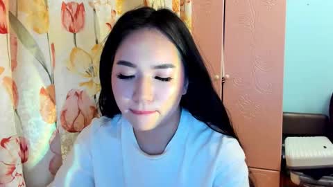 Snapshot of amina_artin chatting on 11/29/25, 06:33 Amina online show from 11/29/25, 06:33