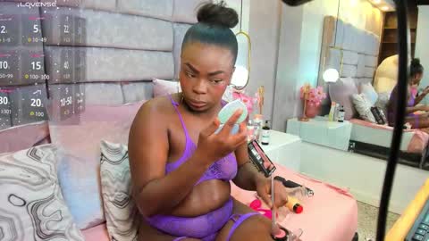 Snapshot of amina_westt chatting on 11/21/25, 10:41 Amina online show from 11/21/25, 10:41