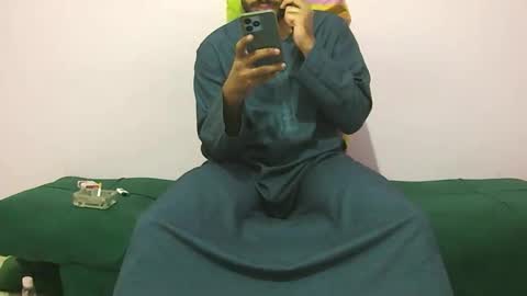 Amir online show from 11/23/25, 10:42