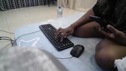 amira9120 online show from 10/13/25, 10:04