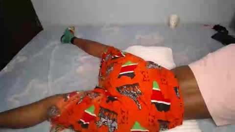 amira9120 online show from 10/22/25, 06:51