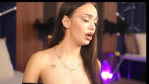 Amiraveyl online show from 09/24/25, 08:45