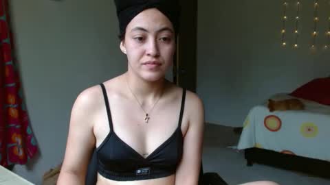 amitlu_ online show from 02/21/25, 06:37