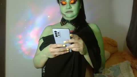 Snapshot of ammbaar1 chatting on 10/20/25, 01:39 Ambaar online show from 10/20/25, 01:39