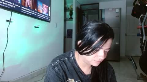 Snapshot of ammbaar1 chatting on 12/16/25, 12:04 Ambaar online show from 12/16/25, 12:04