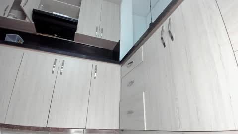 Snapshot of ammelya chatting on 12/15/25, 08:46 Amelya online show from 12/15/25, 08:46