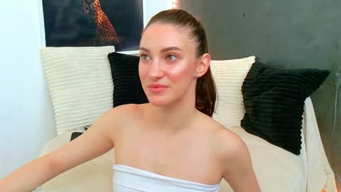 Snapshot of ammirra_a chatting on 06/05/26, 04:19 Amira online show from 06/05/26, 04:19