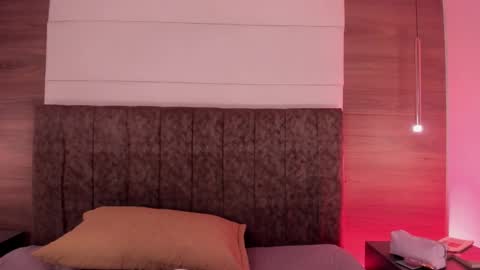 Snapshot of ammy_glow chatting on 09/19/25, 12:28 ammy_glow online show from 09/19/25, 12:28