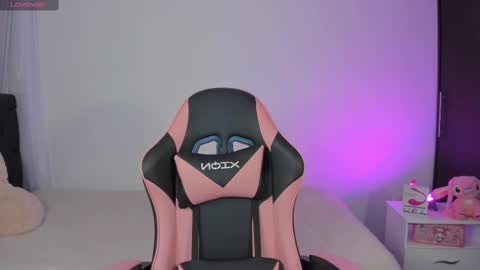 Snapshot of ammy_rodriguez_ chatting on 11/14/25, 01:15 Ammy online show from 11/14/25, 01:15