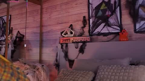 Snapshot of ammyscott1 chatting on 10/23/25, 11:35 Ammy Scott online show from 10/23/25, 11:35