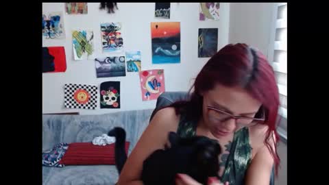 yisel online show from 02/09/25, 04:40