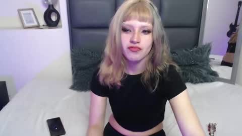 Amnesia online show from 09/16/25, 01:23