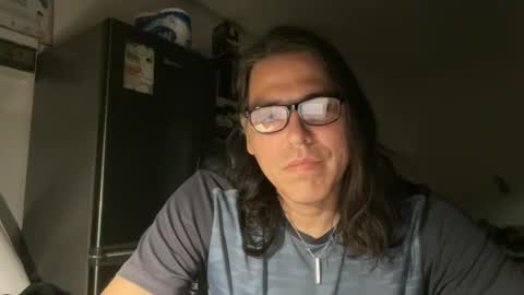 Snapshot of amo_s chatting on 11/18/25, 07:35 amo_s online show from 11/18/25, 07:35