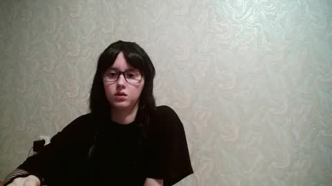 Snapshot of amomira chatting on 12/17/25, 04:13 Amomira online show from 12/17/25, 04:13