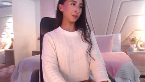 Snapshot of amonet_x chatting on 12/16/24, 06:21 Sophi online show from 12/16/24, 06:21