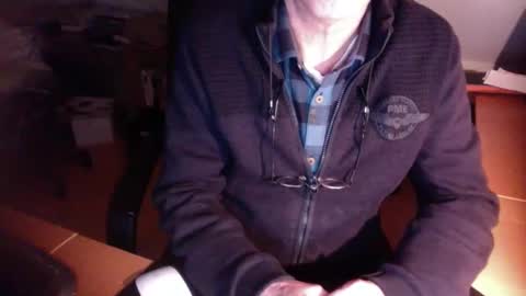 Snapshot of amor2200 chatting on 12/29/24, 03:57 Amor2200 online show from 12/29/24, 03:57