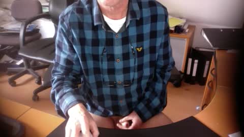 Snapshot of amor2200 chatting on 03/11/25, 02:29 Amor2200 online show from 03/11/25, 02:29