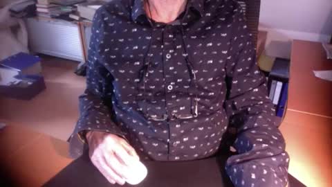 Snapshot of amor2200 chatting on 11/03/25, 08:48 Amor2200 online show from 11/03/25, 08:48