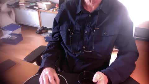 Snapshot of amor2200 chatting on 11/17/25, 09:59 Amor2200 online show from 11/17/25, 09:59