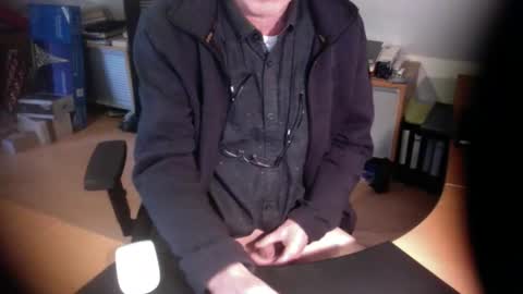 Snapshot of amor2200 chatting on 12/15/25, 09:02 Amor2200 online show from 12/15/25, 09:02