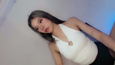 Snapshot of amor_pleasure chatting on 01/19/25, 08:18 Belle Tylor online show from 01/19/25, 08:18