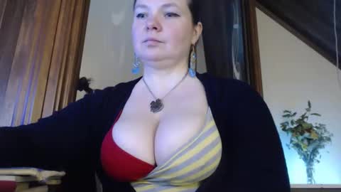 amorelara online show from 02/17/25, 10:07
