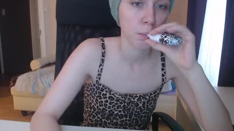 Snapshot of amoremeoww chatting on 12/27/24, 10:45 miss unforgettable online show from 12/27/24, 10:45