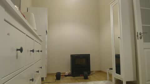 Snapshot of amoremeoww chatting on 12/27/24, 04:21 miss unforgettable online show from 12/27/24, 04:21