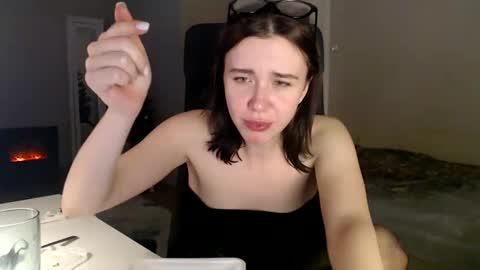 Snapshot of amoremeoww chatting on 12/30/24, 09:08 miss unforgettable online show from 12/30/24, 09:08