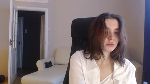 Snapshot of amoremeoww chatting on 02/19/25, 06:44 miss unforgettable online show from 02/19/25, 06:44