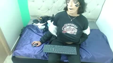 amoremerchmar online show from 07/27/26, 02:51