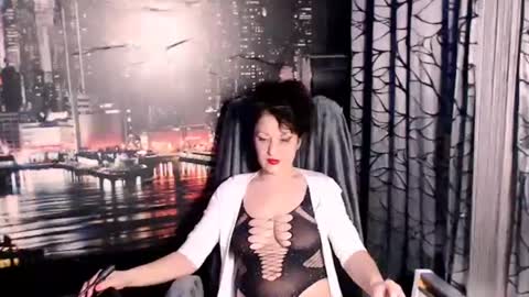 Snapshot of amour_sweet chatting on 11/18/25, 06:45 Sarah online show from 11/18/25, 06:45