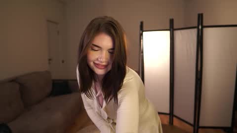 Snapshot of amourdemavie_ chatting on 01/10/26, 01:13 Ada online show from 01/10/26, 01:13
