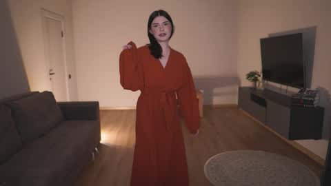 Snapshot of amourdemavie_ chatting on 02/27/26, 01:11 Ada online show from 02/27/26, 01:11
