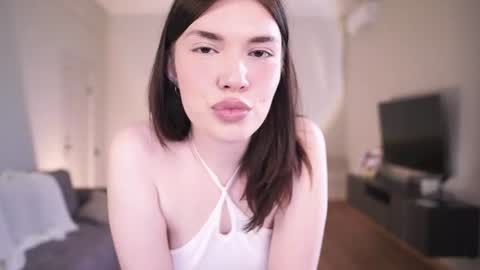 Snapshot of amourdemavie_ chatting on 06/12/26, 01:10 Ada online show from 06/12/26, 01:10