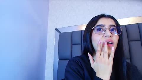 amy__wats0n online show from 05/19/26, 07:09