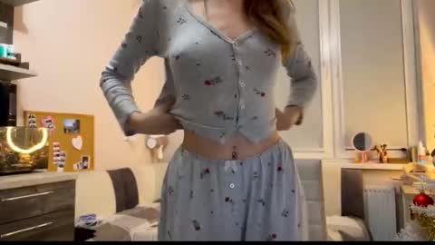 Snapshot of amy_chill chatting on 01/17/26, 04:00 Amy Chill online show from 01/17/26, 04:00